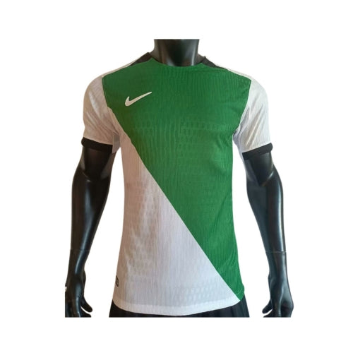 Sporting Edição Especial "Stromp" 24/25 - Sem Patrocínios - Versão Jogador