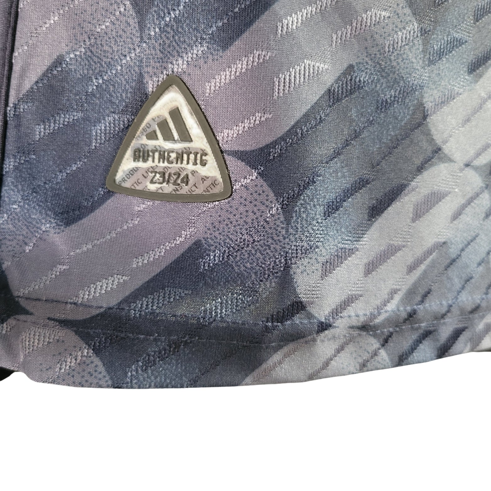 Real Madrid Extérieur 23/24 - Version Joueur