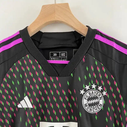 Kit - Bayern Munique Alternativa 23/24