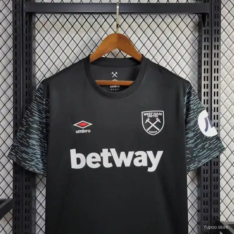 West Ham Terceiro 24/25