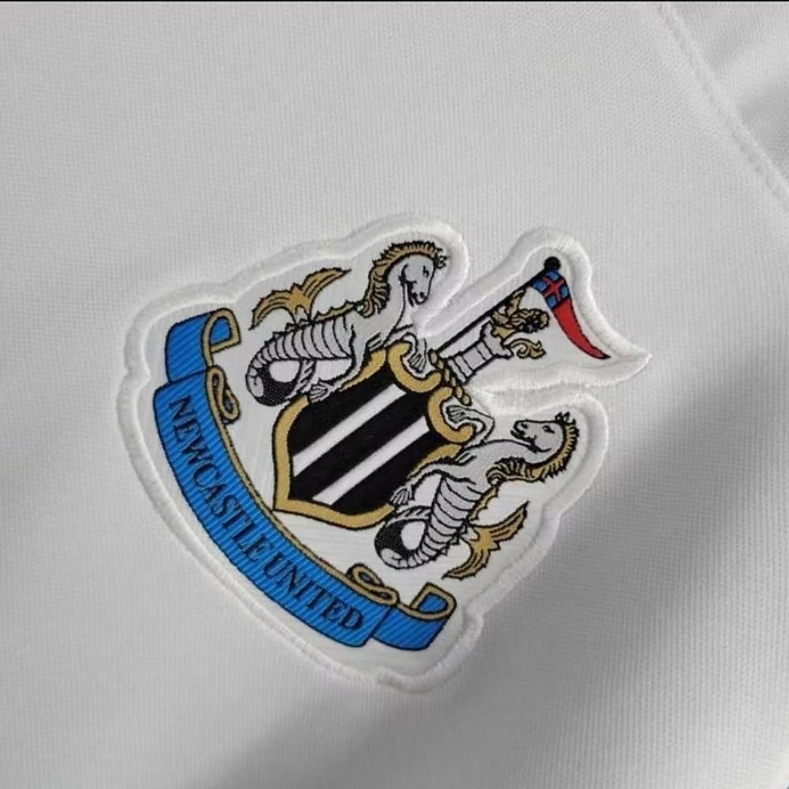 Newcastle Alternative 99/00