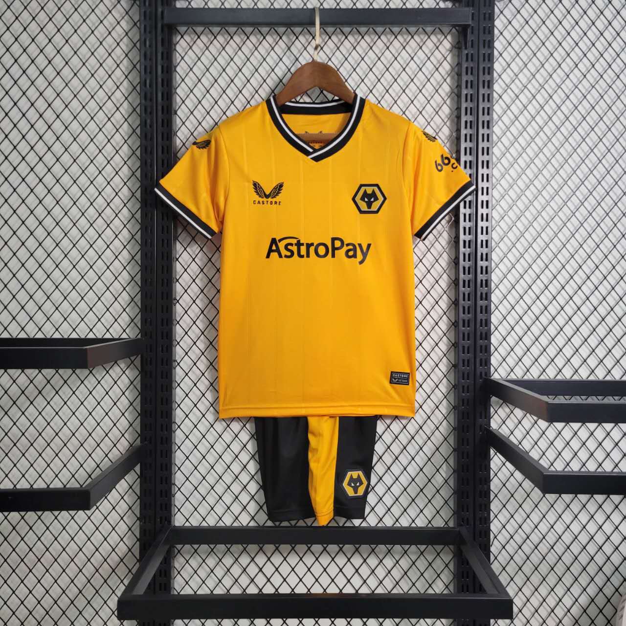 Kit - Wolves Principal 23/24 - Game Day