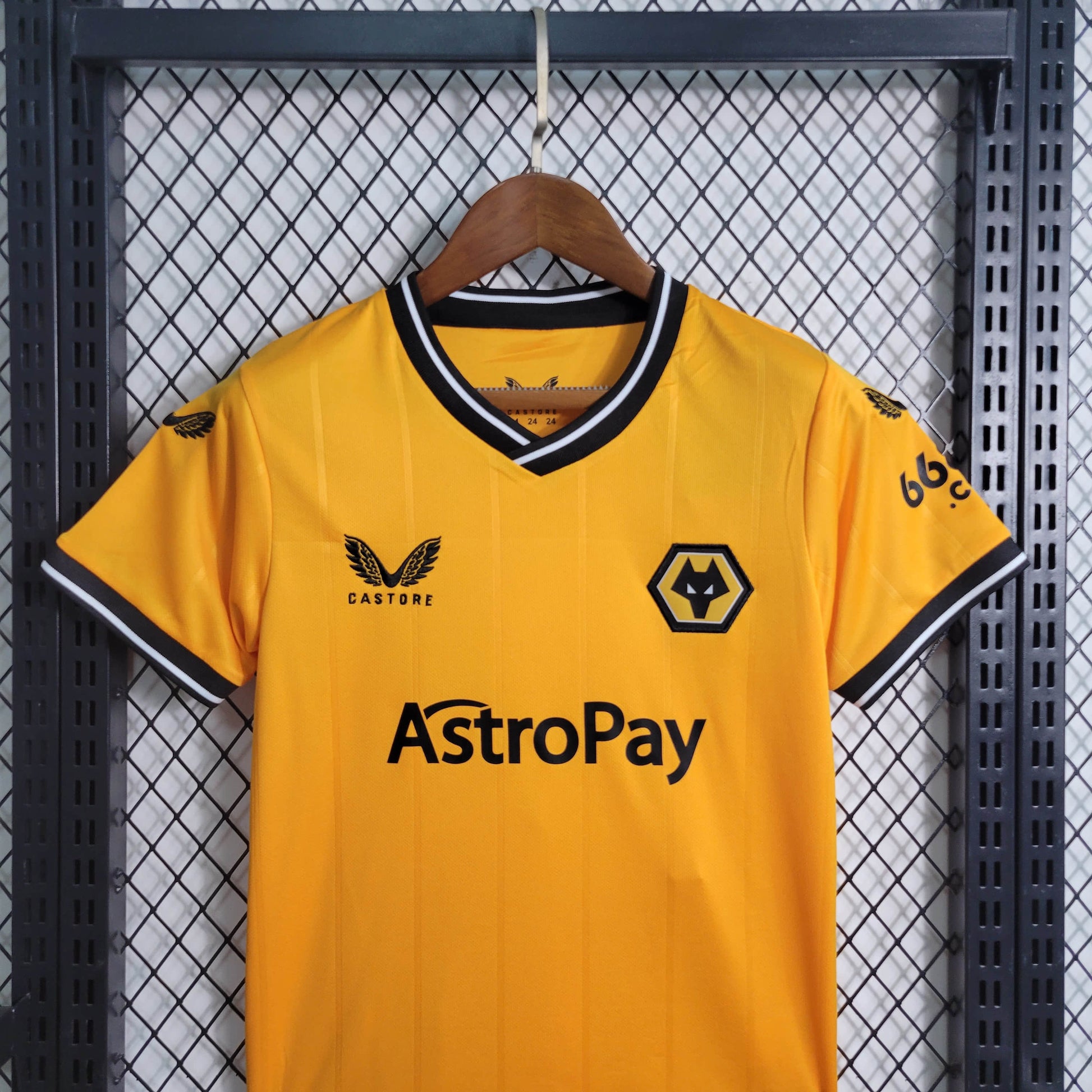 Kit - Wolves Principal 23/24 - Game Day